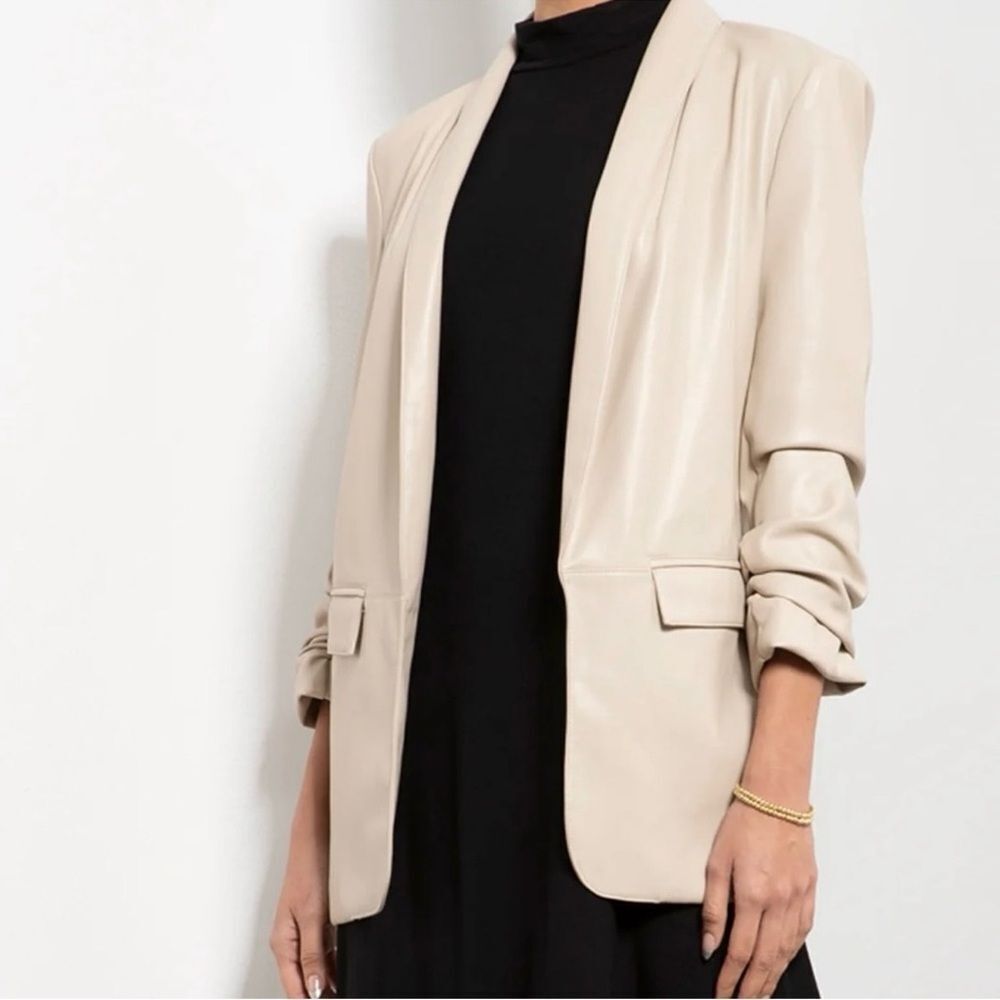 TART
KIA VEGAN LEATHER BLAZER JACKET